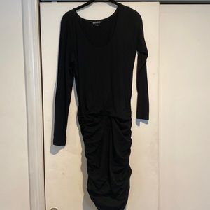 Black express size large, with rouge detailing on the side